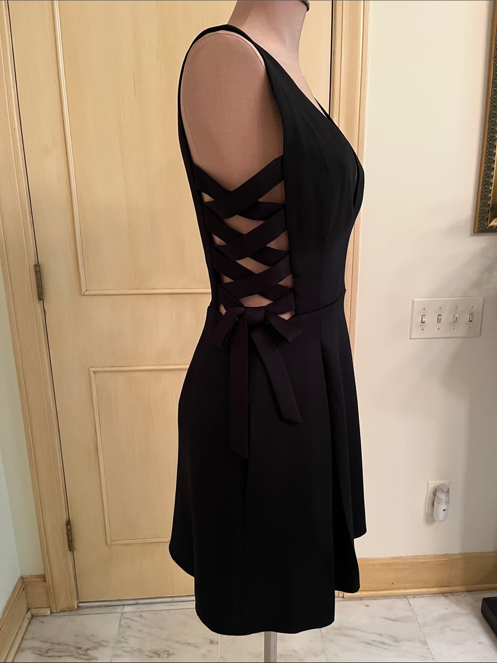 BCBGMAXAZRIA "Kalie" Party Event Lace Up Open Side Black Deep V-Neck Mini LBD 4 - Picture 3 of 16